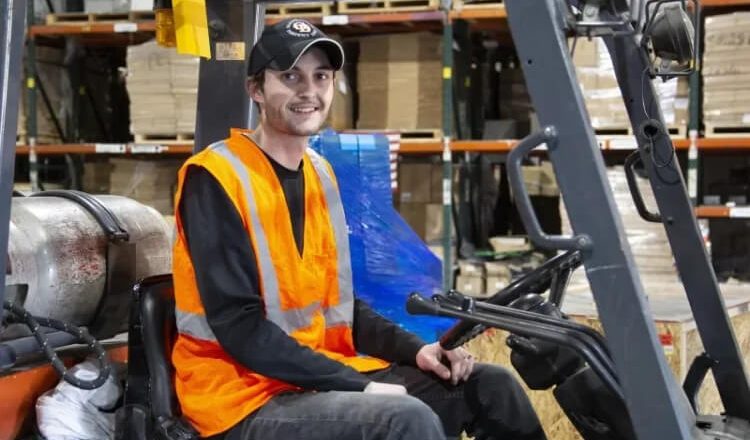 How to know the right time for a forklift tire replacement?